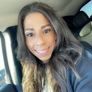 Meet your Posher, Renee